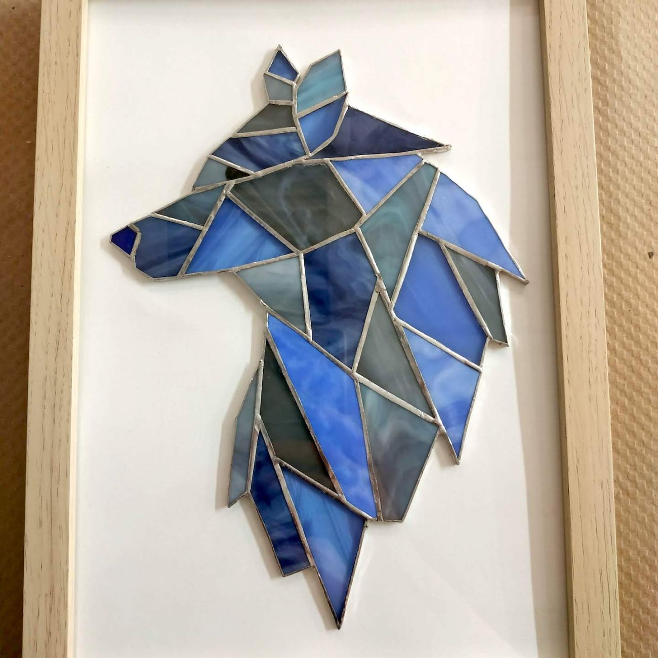 création d'objets décoratifs en vitrail à Lyon